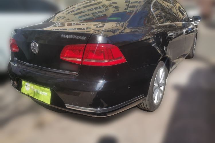 Used Volkswagen Magotan 2013 2.0 TSI Prestige Model Rear Right 45 Deg