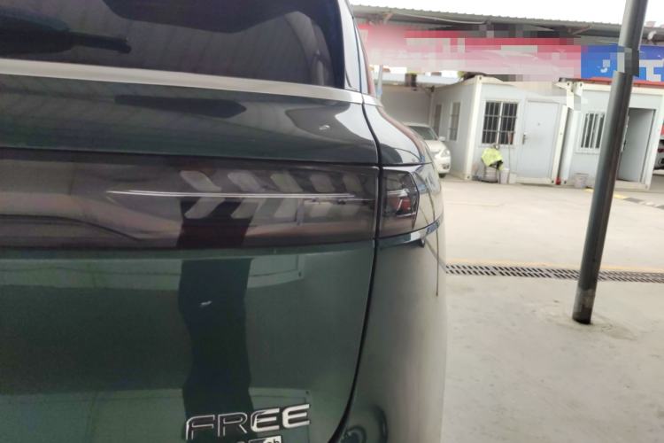 Used VOYAH FREE 2024 Ultra-Long Range Intelligent Driving Version Right Rear Taillight