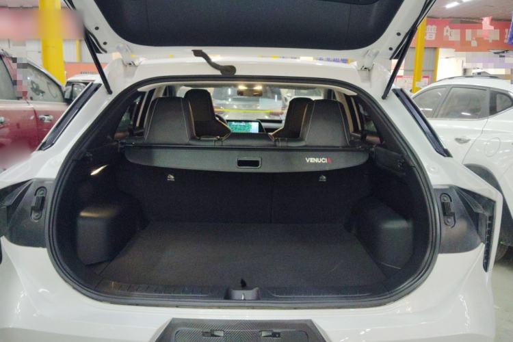 Used Venucia V 2023 260T Idol Edition Pro