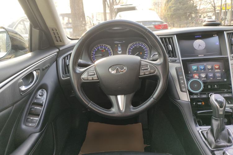 Used Infiniti Q50 2014 3.7L Luxury Edition