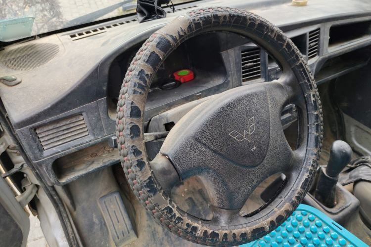 Used Wuling Zhiguang 2015 1.2L Practical LS-I Model