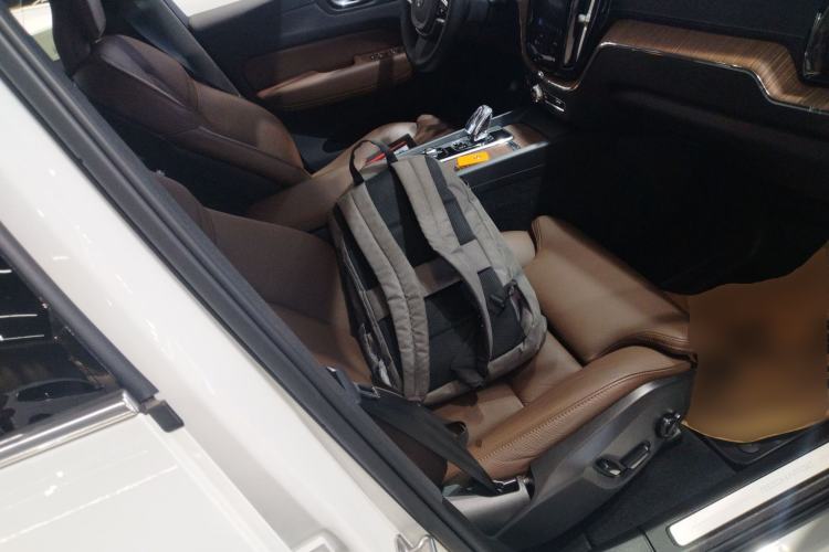 Used Volvo XC60 New Energy 2023 T8 Plug-in Hybrid Long-Range All-Wheel Drive Smart Luxury Edition