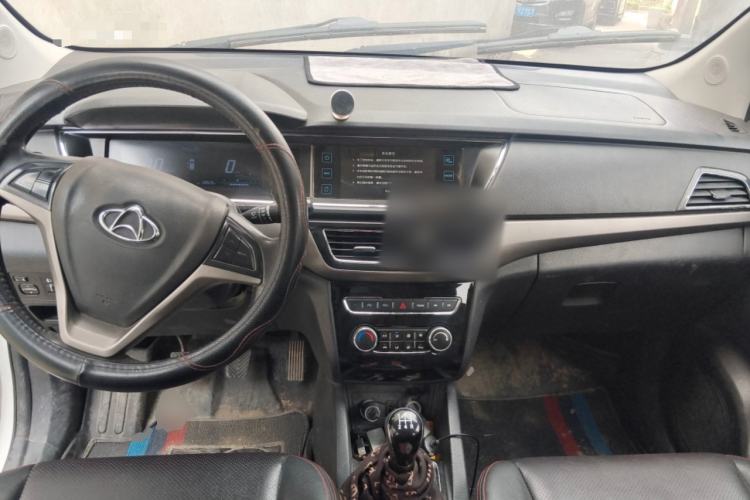 Used CHANGAN KAICHENG Oushang A600 2017 1.5L Manual Luxury Model Center Console