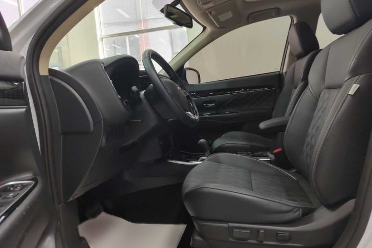 Used Subaru XV 2016 2.0i Comfort Navigation Edition
