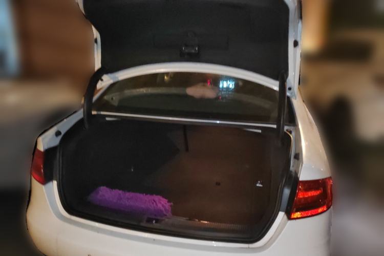 Used Audi A4L 2012 2.0 TFSI automatic Comfort trim level