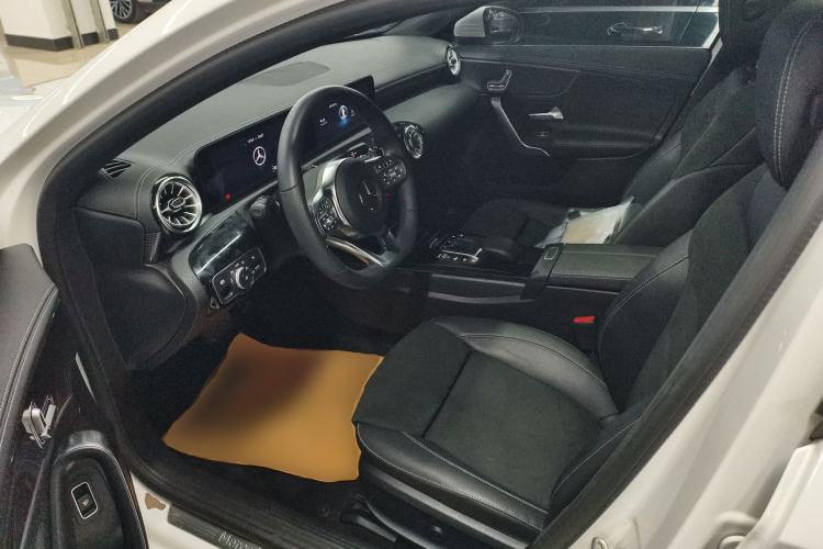Used Mercedes-Benz A-Class 2022 Revised Version A 200 L Sport Sedan Fashionable Style