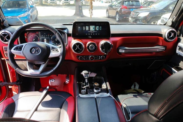 Used BAIC Off-Road BJ40 2019 2.3T Automatic Four-Wheel Drive Urban Hunter Edition Premium Model China VI Emission Standard