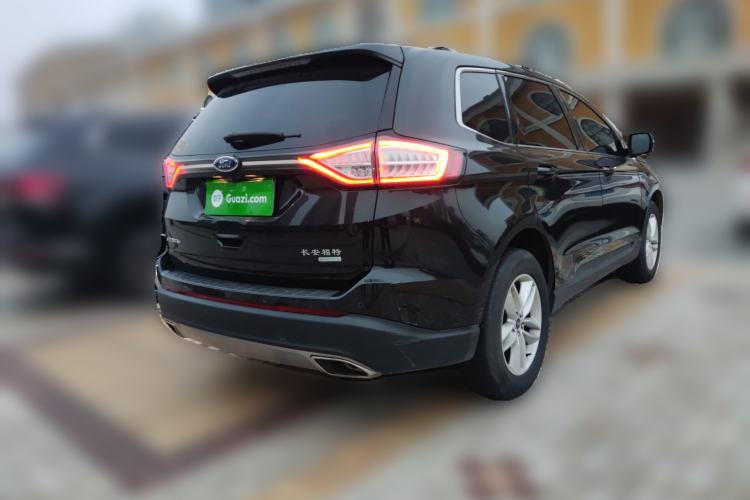 Used Ford Edge 2016 EcoBoost 245 Two-Wheel-Drive Platinum Edition 7-Seater Rear Right 45 Deg