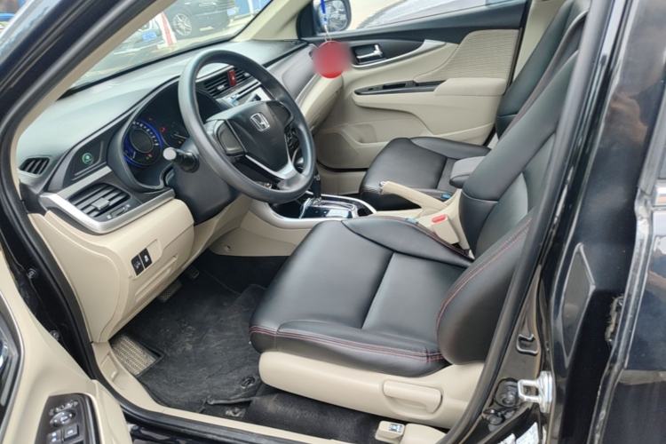 Used Honda Crider 2015 1.8L automatic luxury edition
