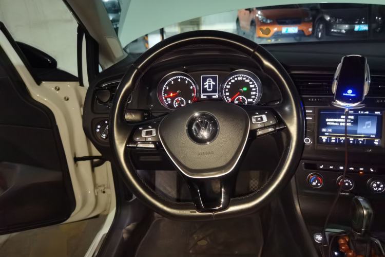 Used Volkswagen Golf 2017 230TSI Automatic Luxury Million-Vehicle Commemorative Edition
