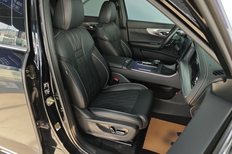 Used GAC Trumpchi GS8 2024 Linghang Series 2.0 TGDI Two-Wheel Drive Luxury Smart Connectivity Version Right Front Seat