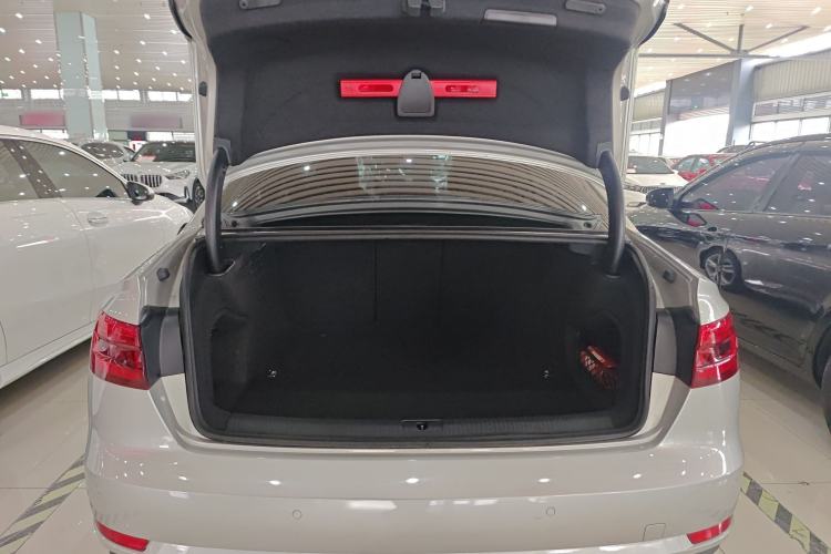 Used Audi A4L 2017 Plus 40 TFSI Ambition Model
