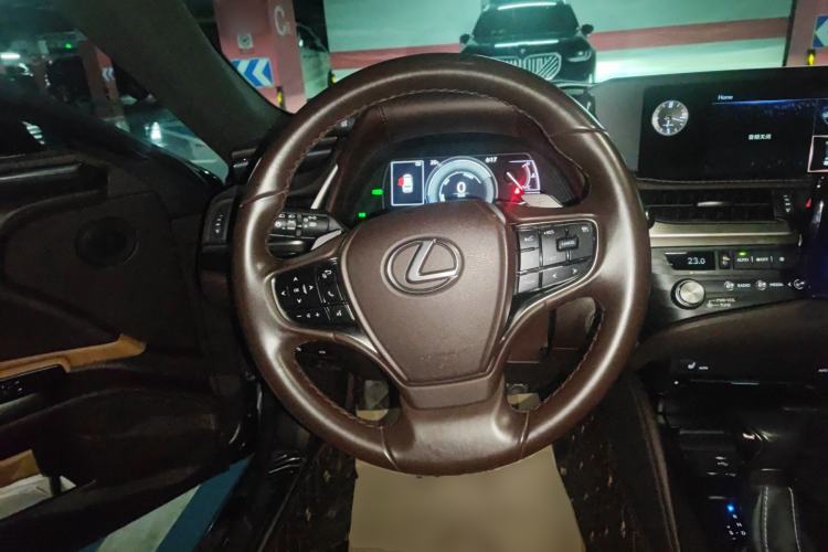 Used Lexus ES 2020 300h Premier Edition Steering Wheel