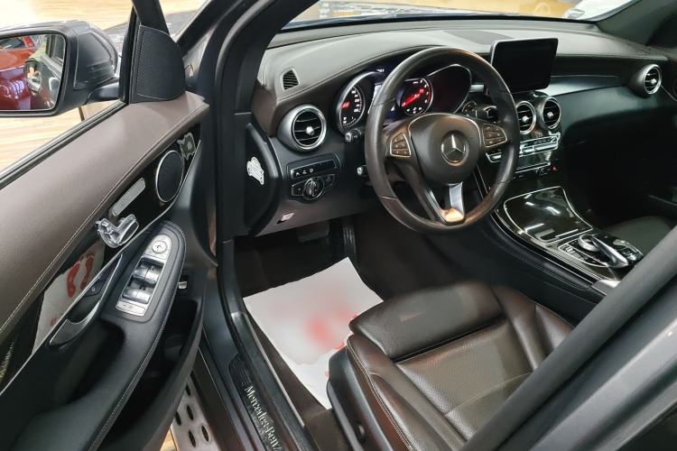 Used Mercedes-Benz GLC 2016 GLC 260 4MATIC Luxury Model
