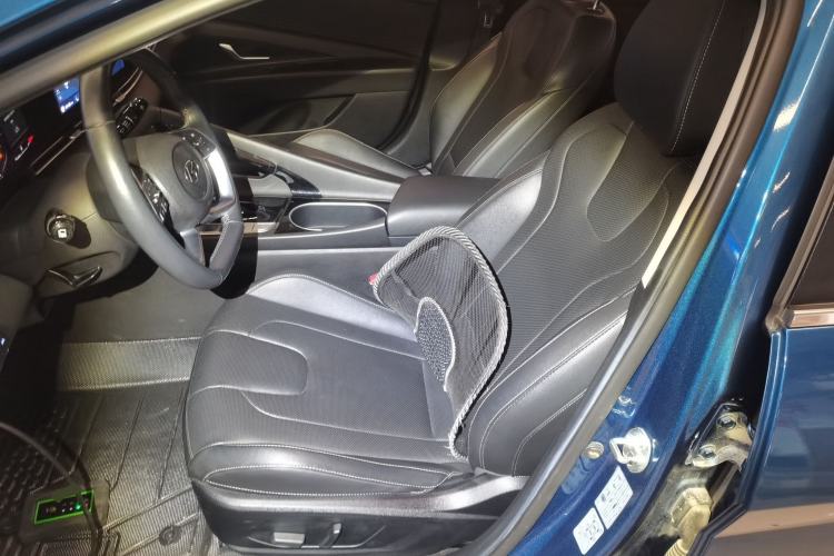 Used Hyundai Elantra 2021 1.5L CVT LUX Prestige Edition
