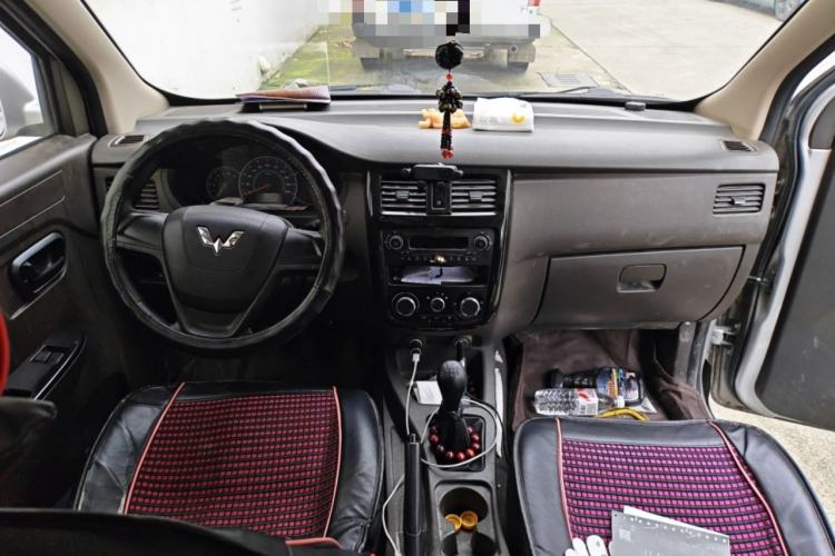 Used Wuling Rongguang V 2016 1.5L Standard Version