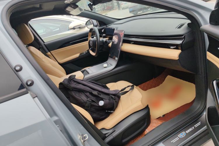 Used Geely Galaxy L6 2024 125km PLUS Dragon Edition