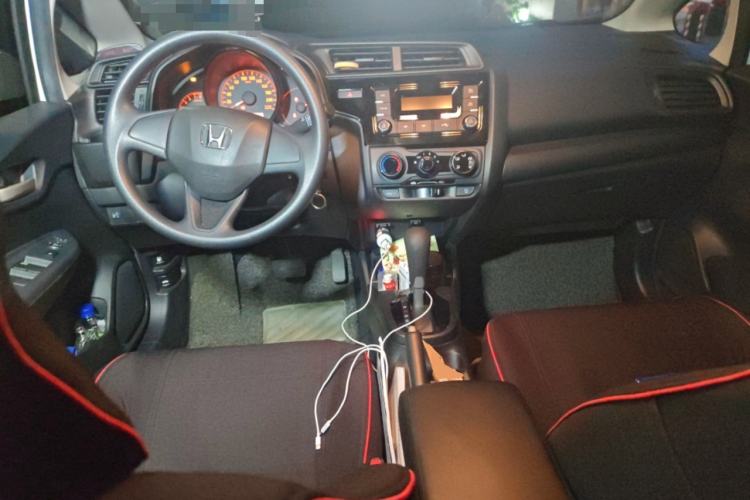 Used Honda Fit 2018 1.5L CVT Comfort Sunroof Version Center Console