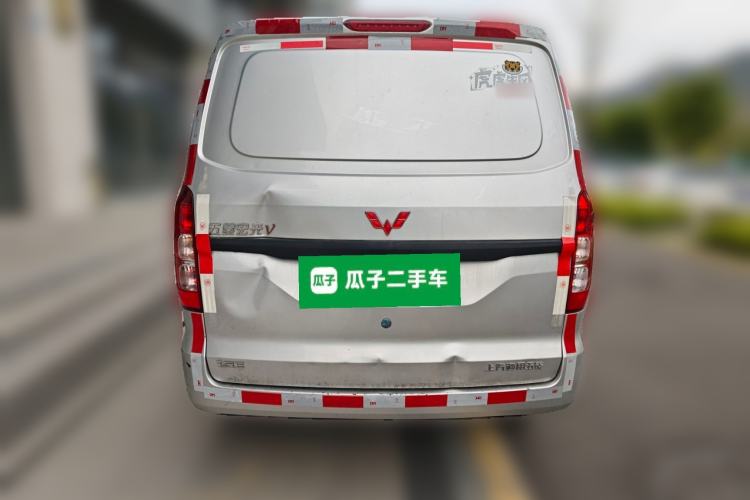 Used Wuling Hongguang V 2022 1.5L Jingqu Edition Enclosed-Window Vehicle with Hydraulic Power Steering LAR