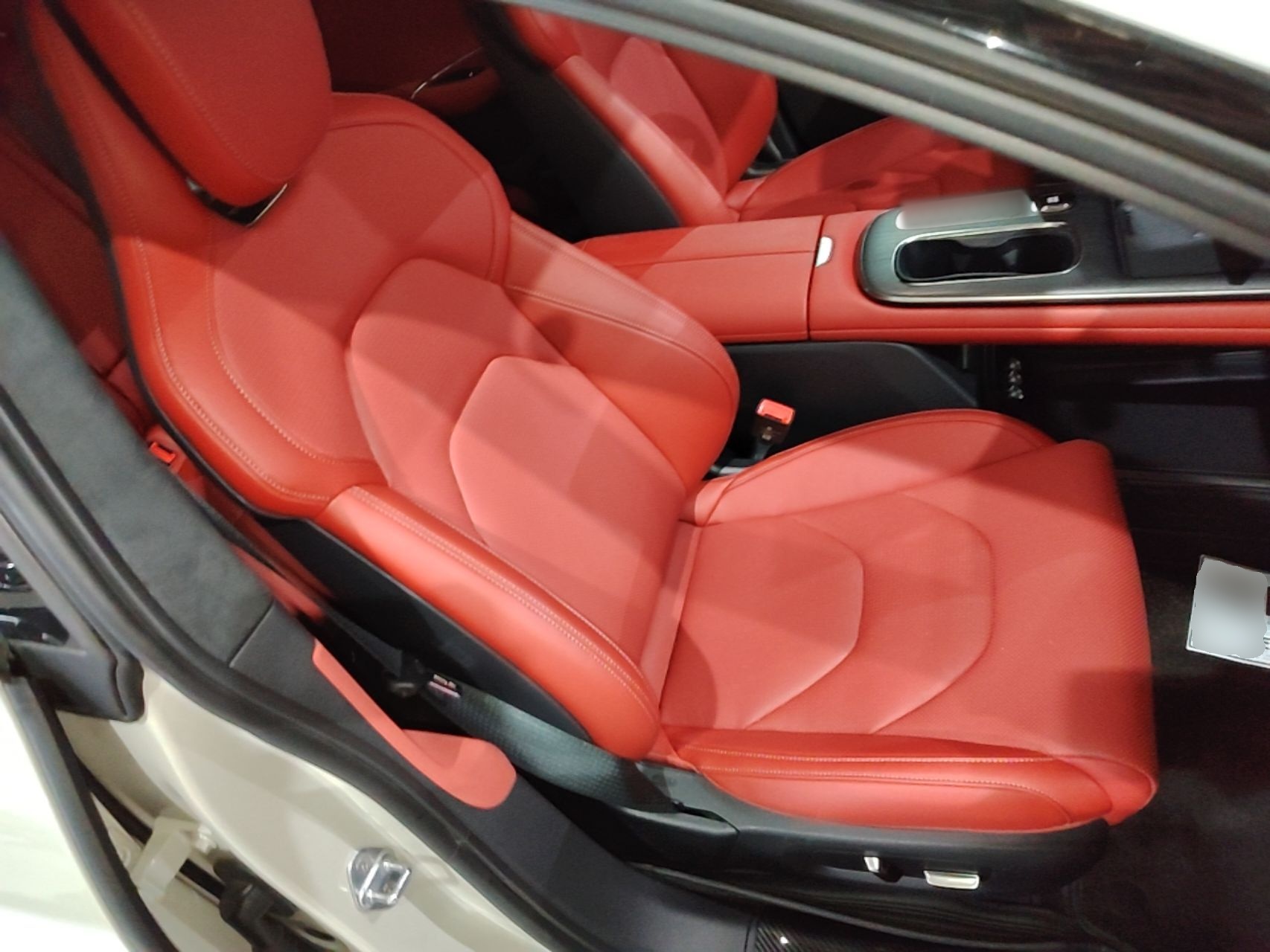 Xiaomi Auto SU7 2024 Four-Wheel Drive Ultra-Long Range Advanced Intelligent Driving Max Edition — снимка 19