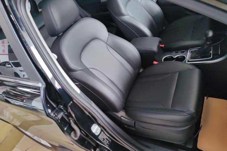 Used Haval H2 2016 Red-Label 1.5T Automatic Two-Wheel Drive Luxury Model
