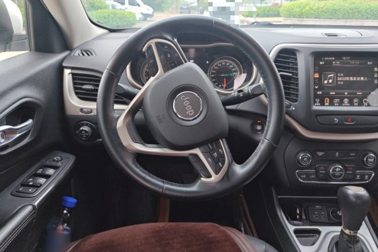 Used Jeep Cherokee 2016 2.0L Superior Edition Steering Wheel