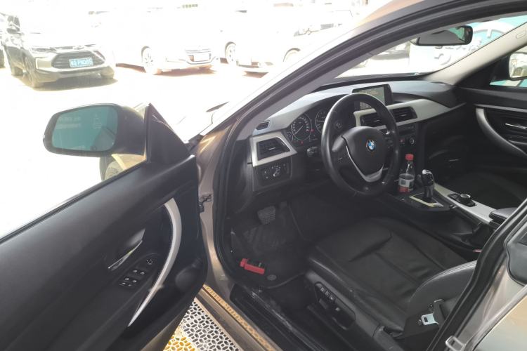 Used BMW 3 Series GT 2013 320i Leading Model