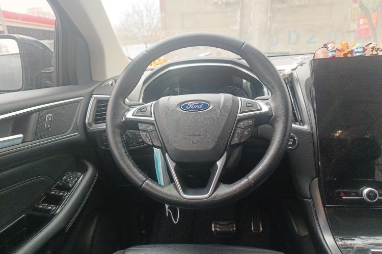 Used Ford Edge 2020 EcoBoost 245 Two-Wheel Drive Titanium 7-Seater Steering Wheel