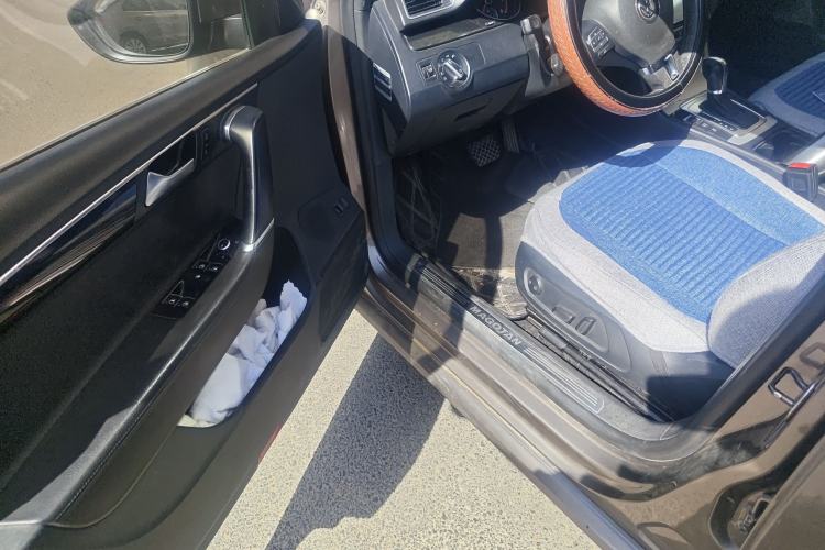 Used Volkswagen Magotan 2012 Revised 1.8TSI Luxury Version Driver Seat