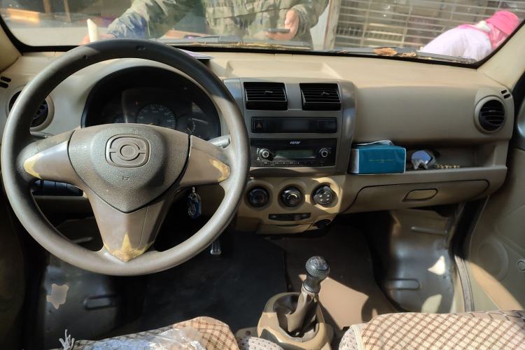 Used Haima Fushida Hongda 2012 1.0L Xin Hongda Utility Version Center Console