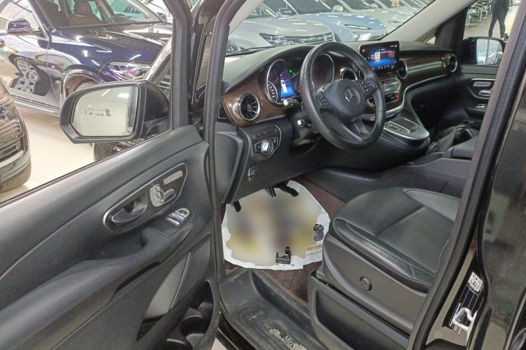 Used Mercedes-Benz V-Class 2021 V 260 Avantgarde Edition
