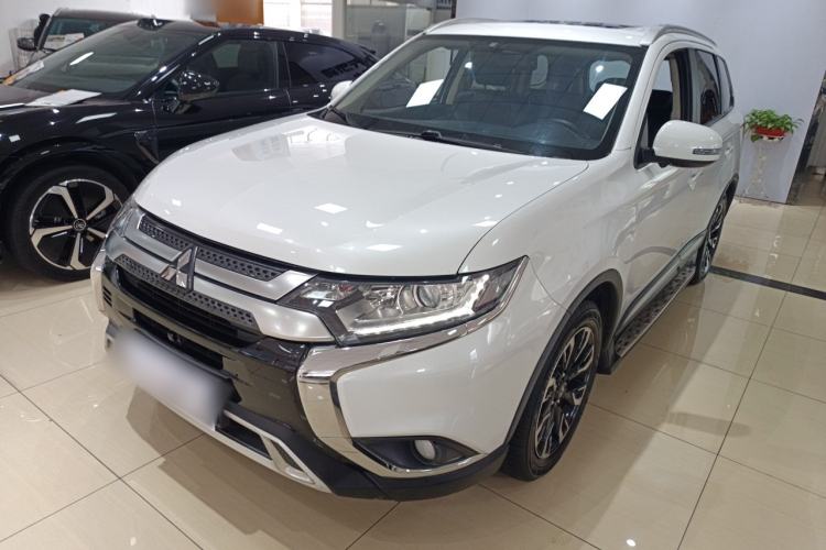 Used Mitsubishi Outlander 2019 2.0L Two-Wheel Drive Comfort Edition 7-Seater China VI Standard