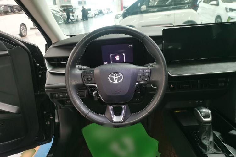 Used Toyota Camry 2024 Dual-Motor 2.0 HGVP Luxury Edition
