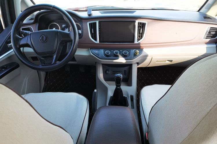 Used FORTHING Lingzhi 2018 M5L 1.6L 9-Seater Comfort Model
