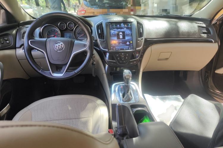 Used Buick Regal 2014 2.0L Leading Fashion Edition Center Console