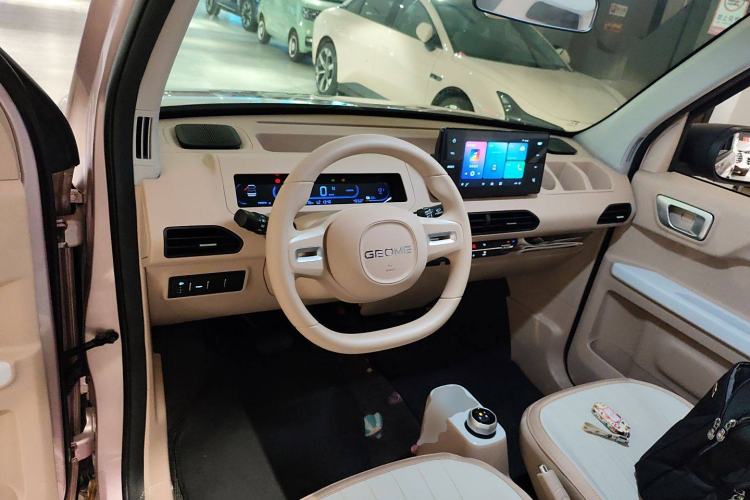 Used Geely Auto Panda 2023 Panda Mini 200km Endurance Bear Steering Wheel