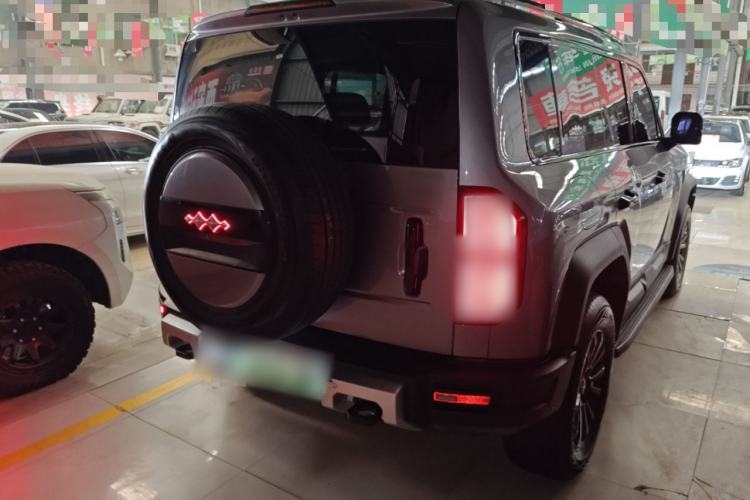 Used Formula Leopard Leopard 5 2023 Navigator Edition