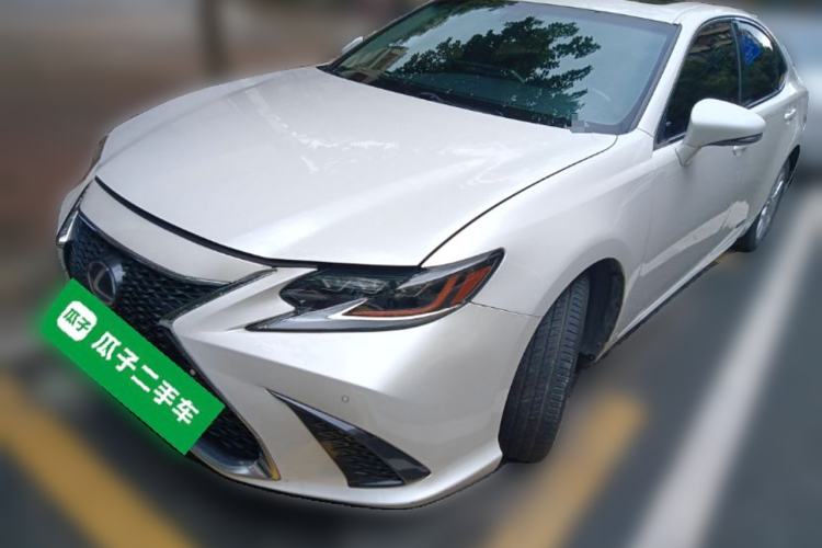 Used Lexus ES 2013 300h Elite Edition