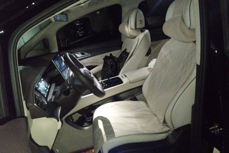 Used Denza D9 2024 DM-i 980 Four-Wheel Drive Prestige Model
