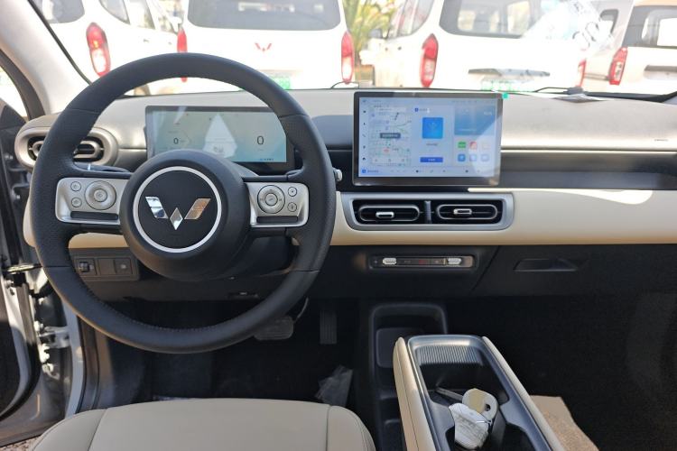 Used Wuling Bingo PLUS 2024 510 km Range 5-Seater Version Center Console