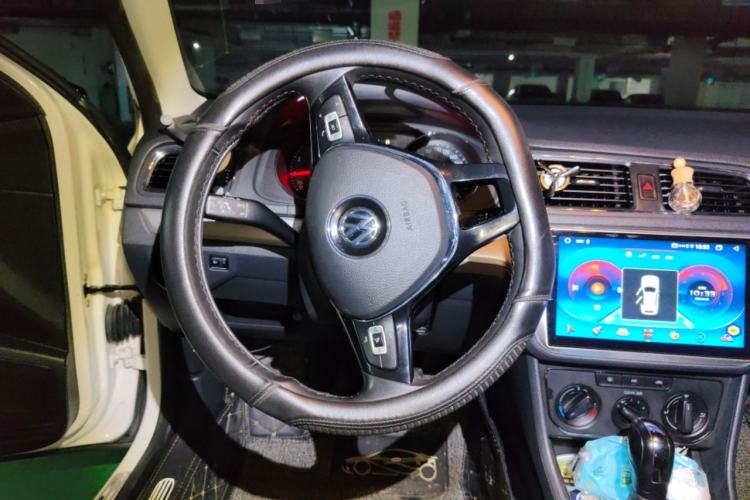 Used Volkswagen Lavida 2017 1.6L Automatic Comfort Edition
