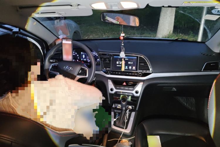 Used Hyundai Elantra (6th Generation / Lingdong) 2016 1.6L Automatic ZhiXuan – Elite Version Center Console