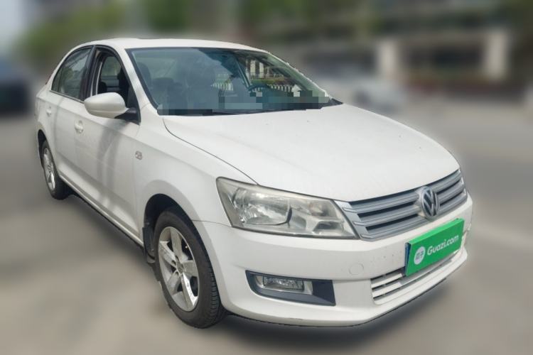 Used Volkswagen Santana 2015 1.6L Automatic Comfort Edition Front Right 45 Deg