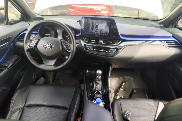 Used Toyota C-HR 2018 2.0L Luxury Edition China VI Standard Center Console