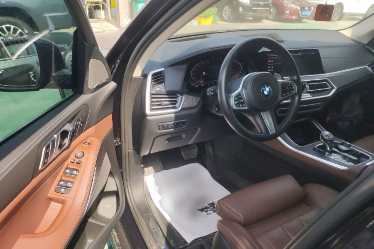 Used BMW X5 2019 xDrive40i Luxury Model with M Sport Package