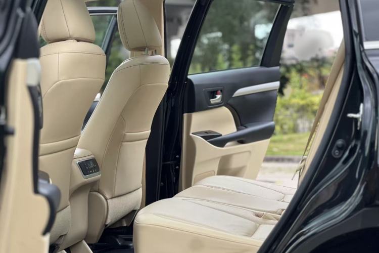 Used Toyota Highlander 2018 2.0T Four-Wheel Drive Luxury Version 7 Seats China VI Standard
