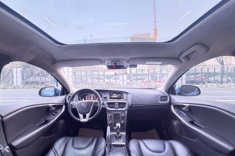 Used Volvo V40 2016 T3 Zhiyi Edition