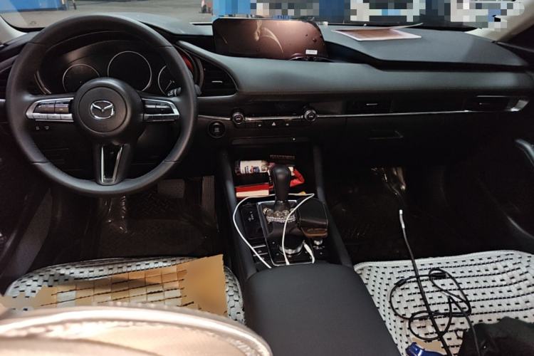 Used Mazda 3 Axela 2023 2.0L Automatic Zhiya Edition Center Console