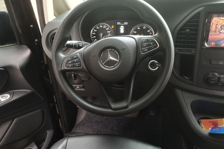 Used Mercedes-Benz Vito 2018 2.0T Elite Version 9 Seats China VI Emission Standard