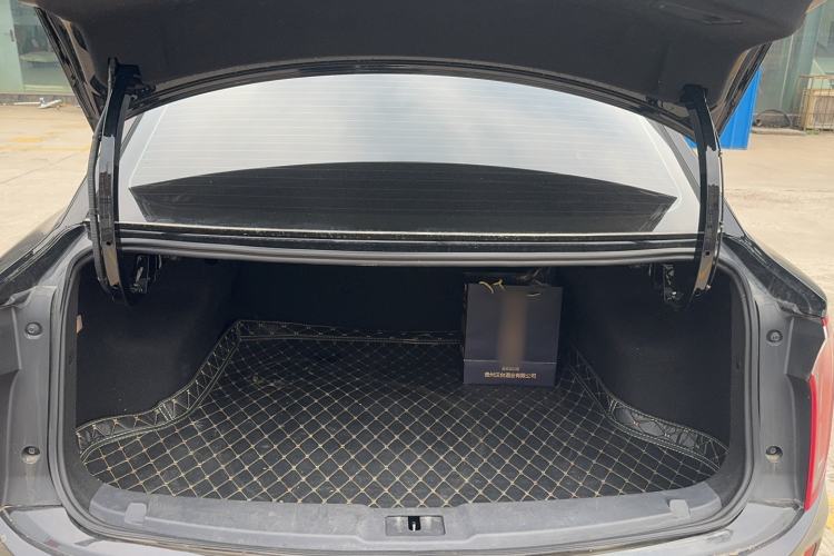Used Hongqi E-QM5 2021 Charging Flagship Edition Trunk
